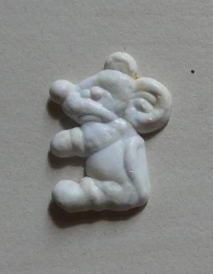 Fèves ancienne Plastique Mickey n° 16 - Photo 1/2