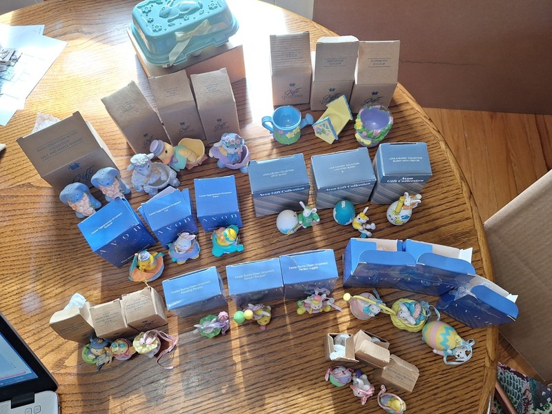26 vintage Avon Easter decorations in Original boxes Great Condition!