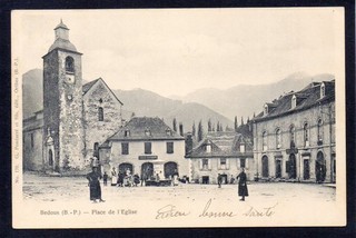 64 BEDOUS Place de l'Eglise