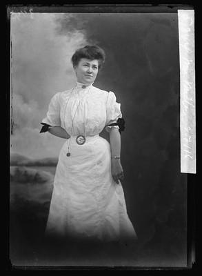Photo:Mrs Miller Portrait Woman White Dress 1905 1909