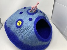 Hand made Cat Cave, 100  merino wool, Felted woolen, made in Nepal.