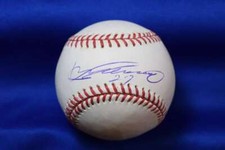 Vladimir Guerrero Rookie Cards and Autographed Memorabilia Guide 37