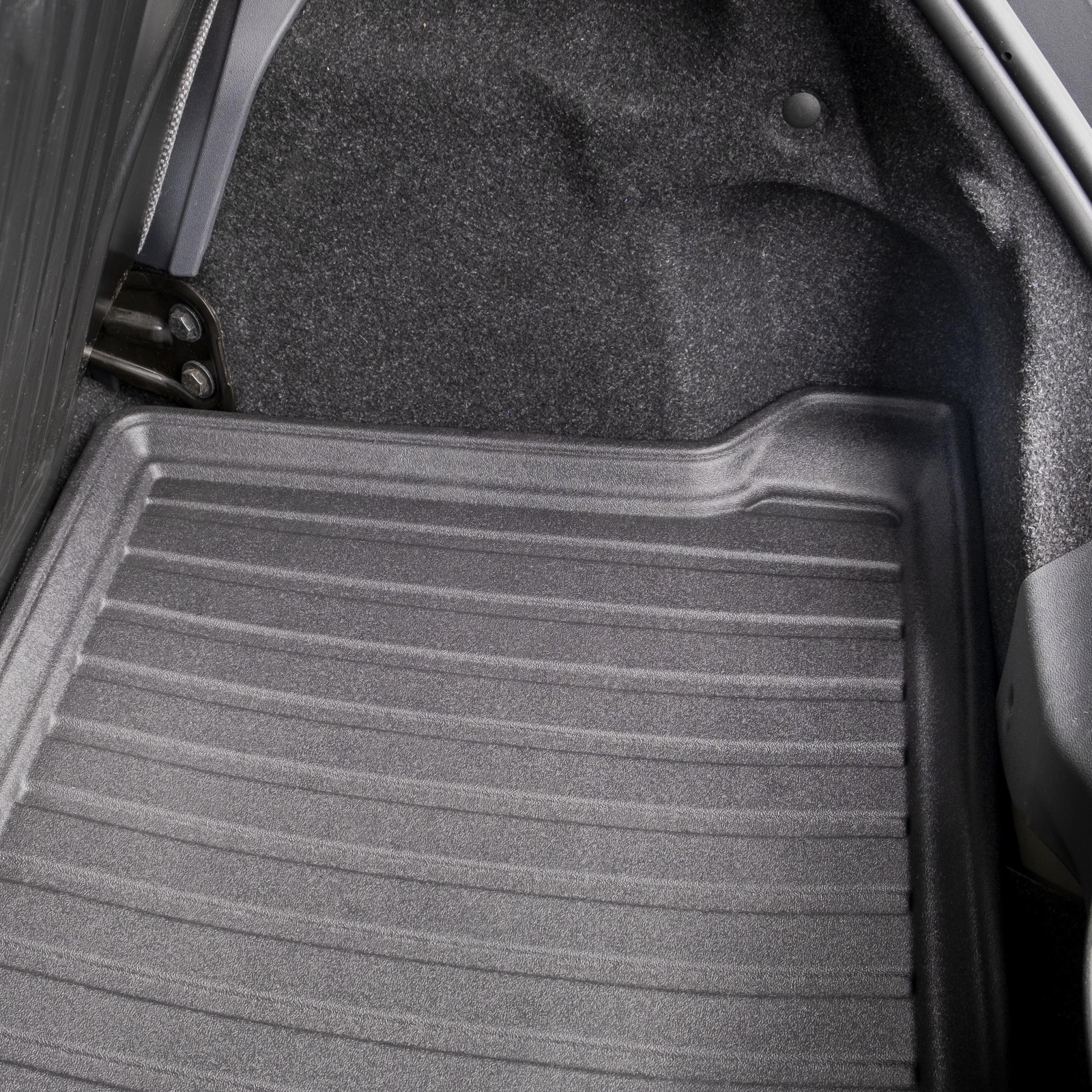 DriveDen Tailored Fitted Black Rubber Car Boot Liner Mat to fit Fiat