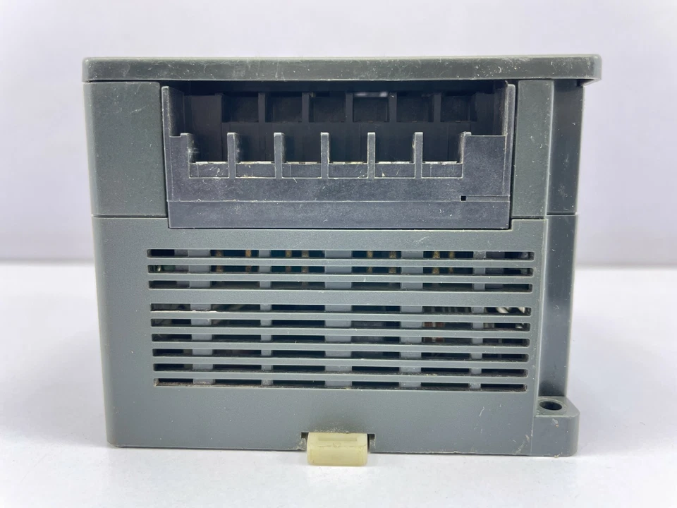 IC200UEX636-0 GE Fanuc VersaMax Micro Analog Expansion Unit 4 Input 2 Output - Image 3 of 4