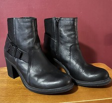 Crown Vintage Regent bootie Black Leather Boots w/ buckle Heel size 8