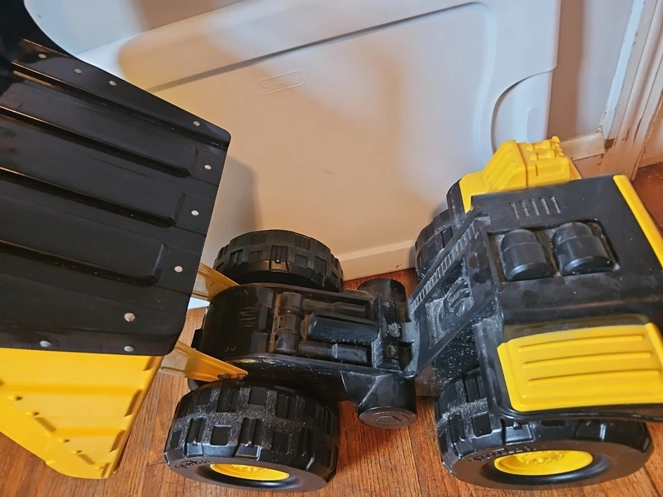 Tonka 18" Might Dump Truck - Image 3 of 4