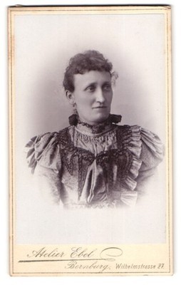 Fotografie Ernst Ebel, Bernburg a /S., Wilhelm-Strasse 27, Portrait bürgerliche 