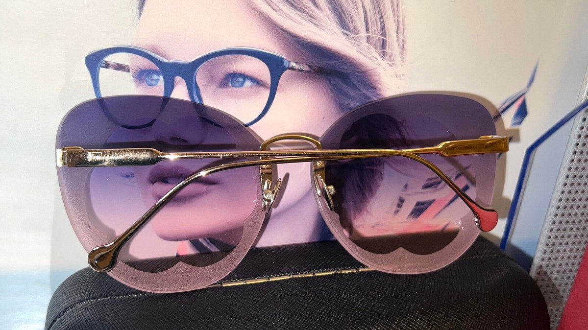 Salvatore Ferragamo SF178S-691 Sunglasess Gold Frames Purple  display picture 3