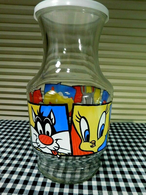 Vintage Warner Bros. Juice Pitcher Advertising  1994 Bugs Bunny Tweety Daffy Taz