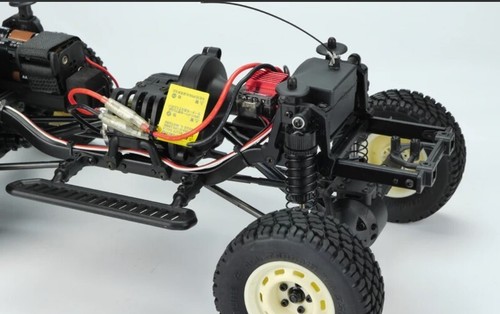 Carisma 1/10 4WD 2.1 Spec Bulldog RTR Weathered Edition RC Crawler Scale Truck - Picture 9 of 11