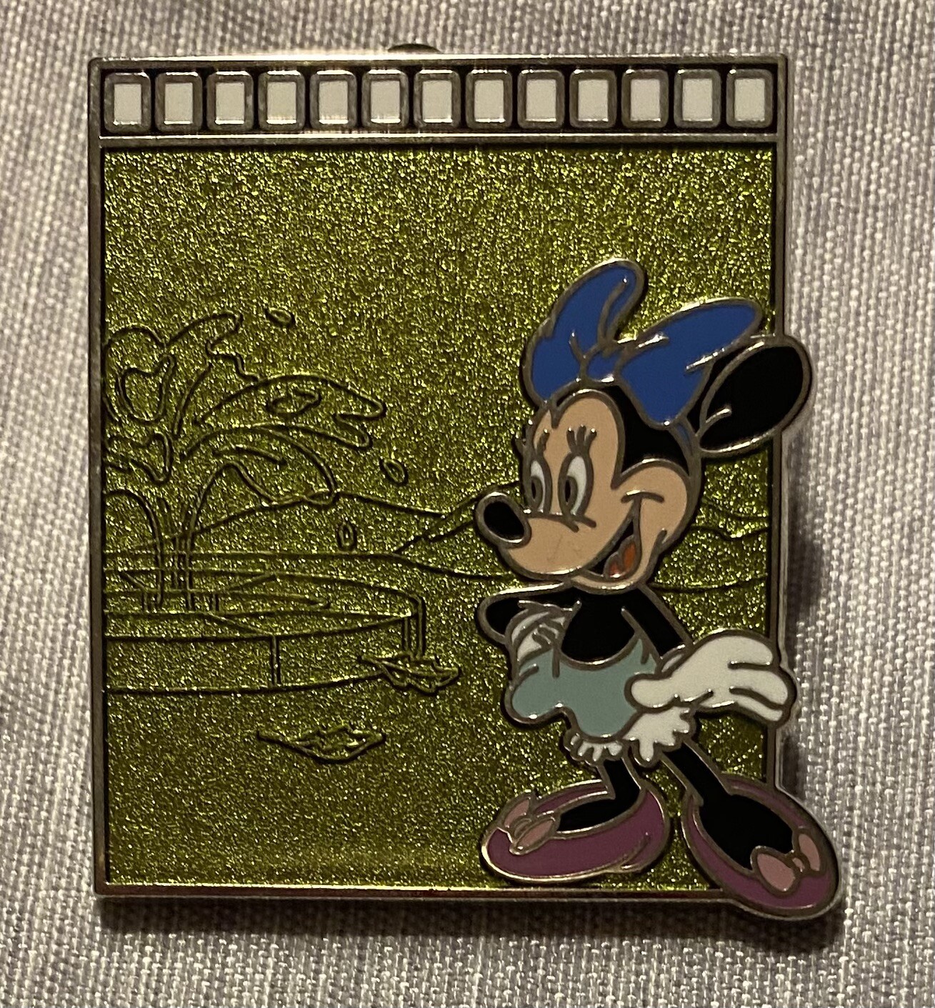 Disney Pin Mickey & Minnie Mouse 95th Anniversary Mystery Little Whirlwind LR