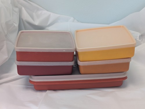 Vintage Tupperware Lot - 4 Sandwich Keepers, 1 Larger, (5 total), With Lids