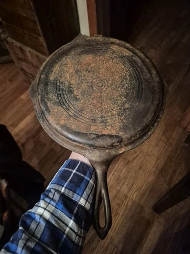 Antique Or Vintage WAGNER WARE cast Iron Skillet Lid Double Bullseye Approx 10in