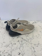Size 9.0 - Nike Air Max Motion 2 Ivory
