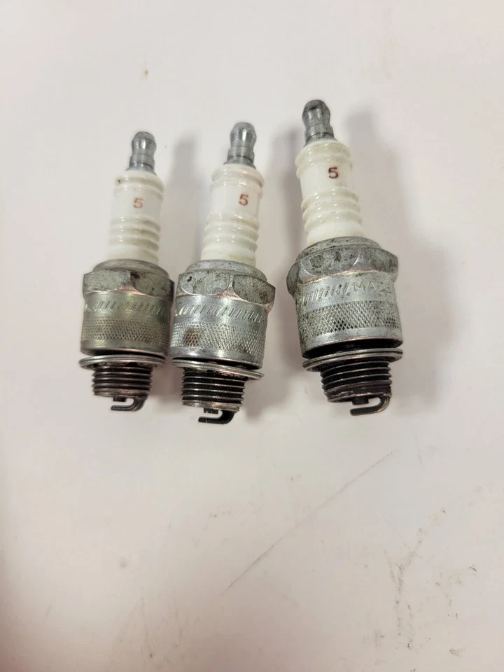 Vintage Harley-Davidson Original Spark Plugs #5 Lot Of 3 - Image 3 of 4