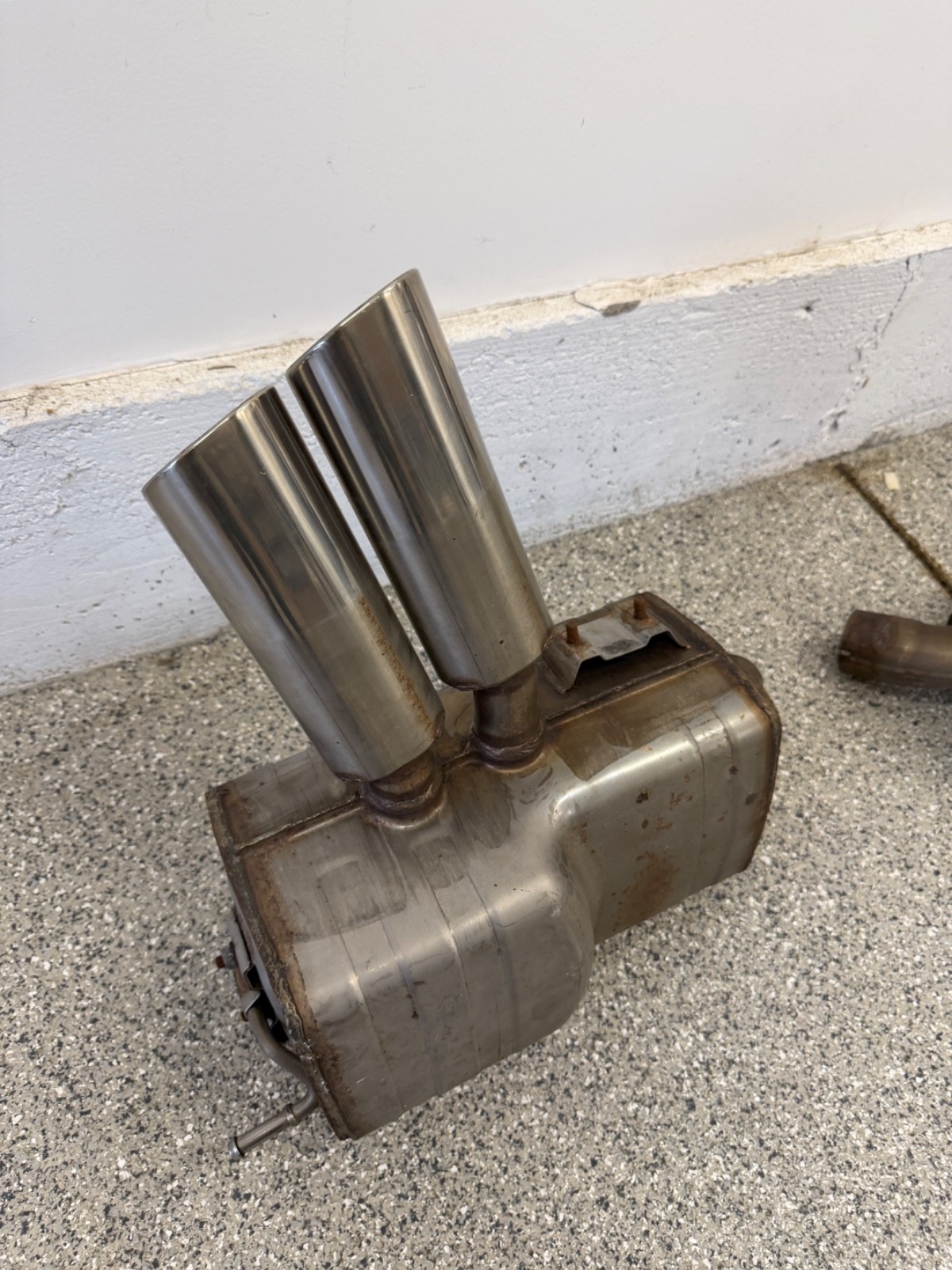Maserati 4200 GT Coupe 2002-2007 Right Exhaust tailpipes Pair