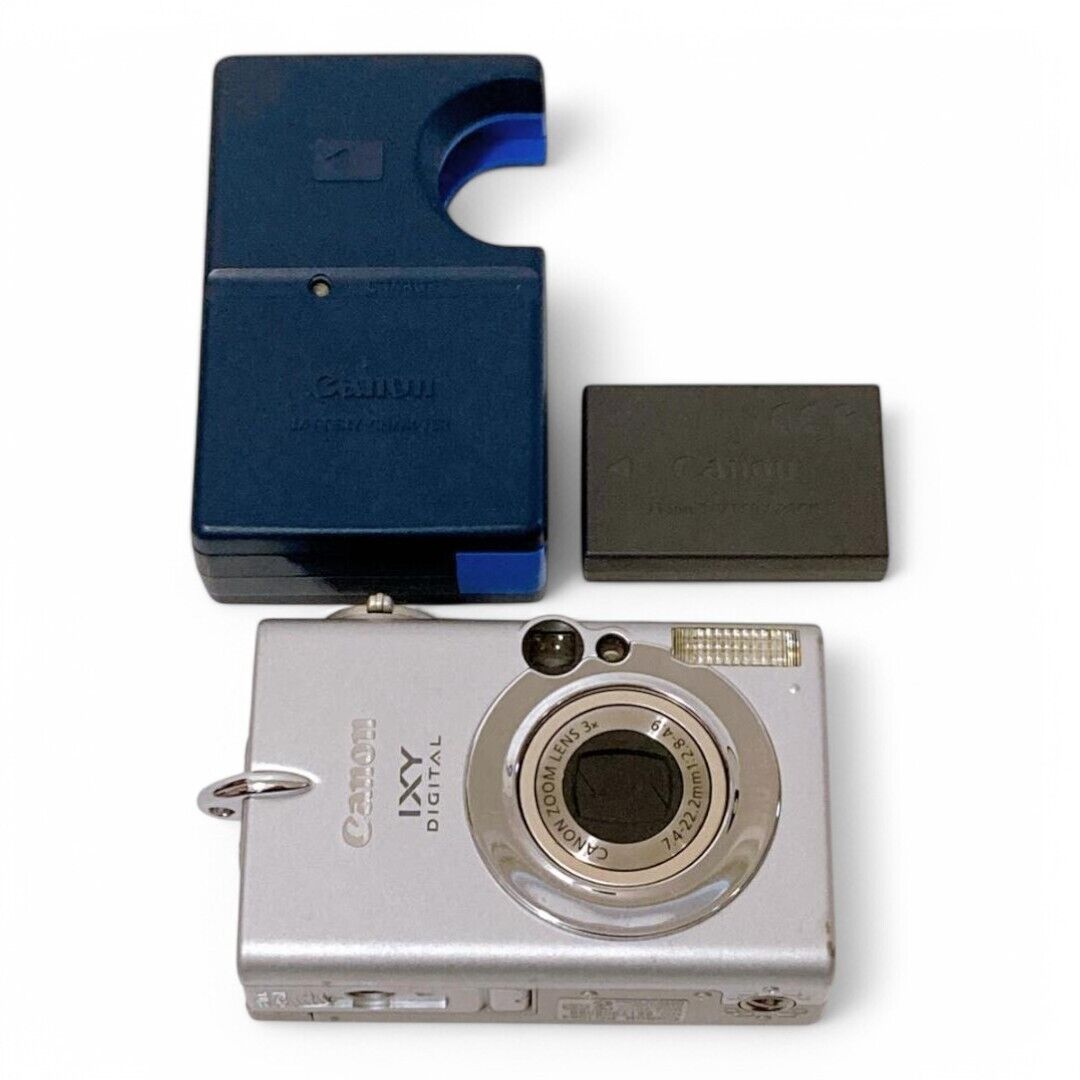 Canon IXY DIGITAL 500 PC1084 Canon digital camera with Canon IXY DIGITAL 500 PC1084 Canon digital camera with