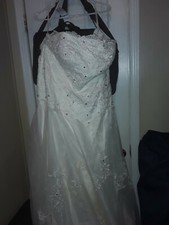plus size wedding gown never worn was give to me and can't wear to small 