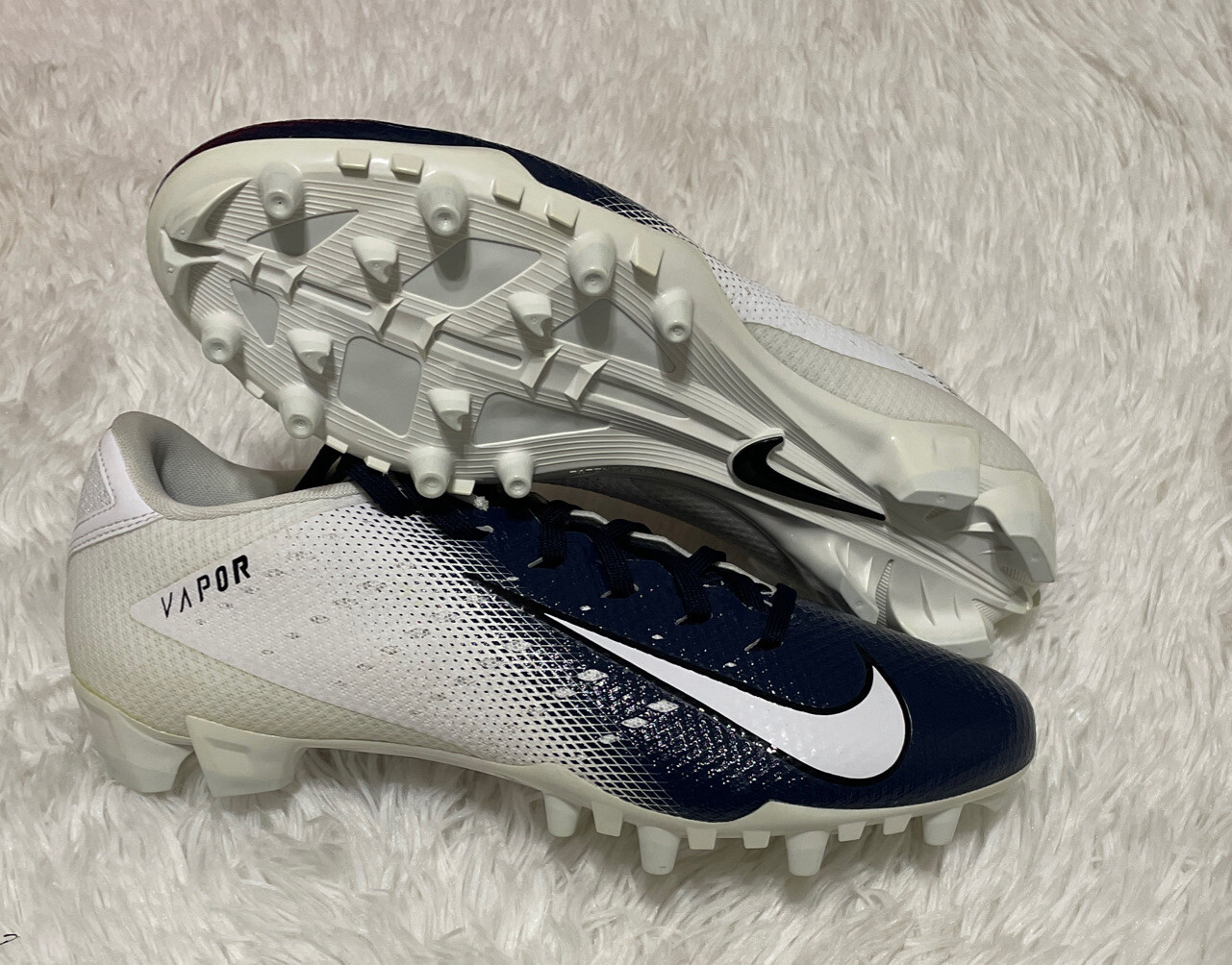 nike football cleats size 9.5