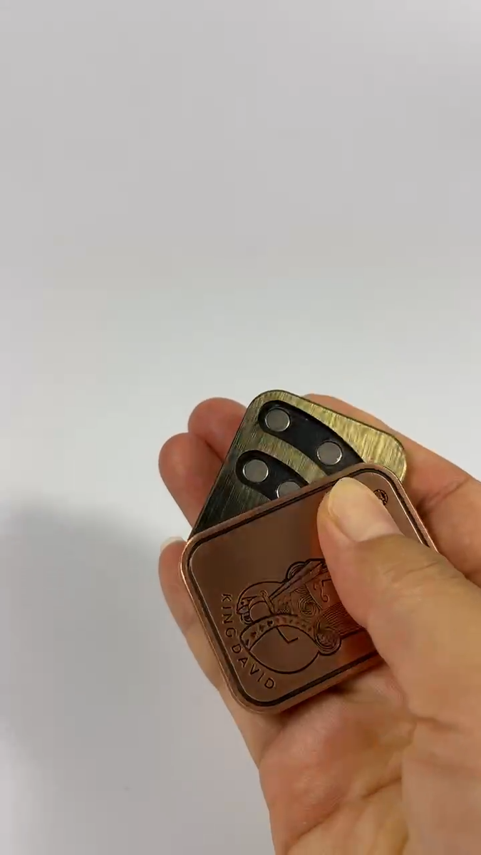 Crânio poker estilo magnético push slider metal antistress mão spinner