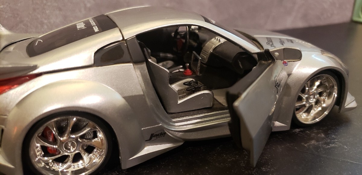 Jada Import Racer 1:24 DieCast Nissan 350Z Sports Car Silver