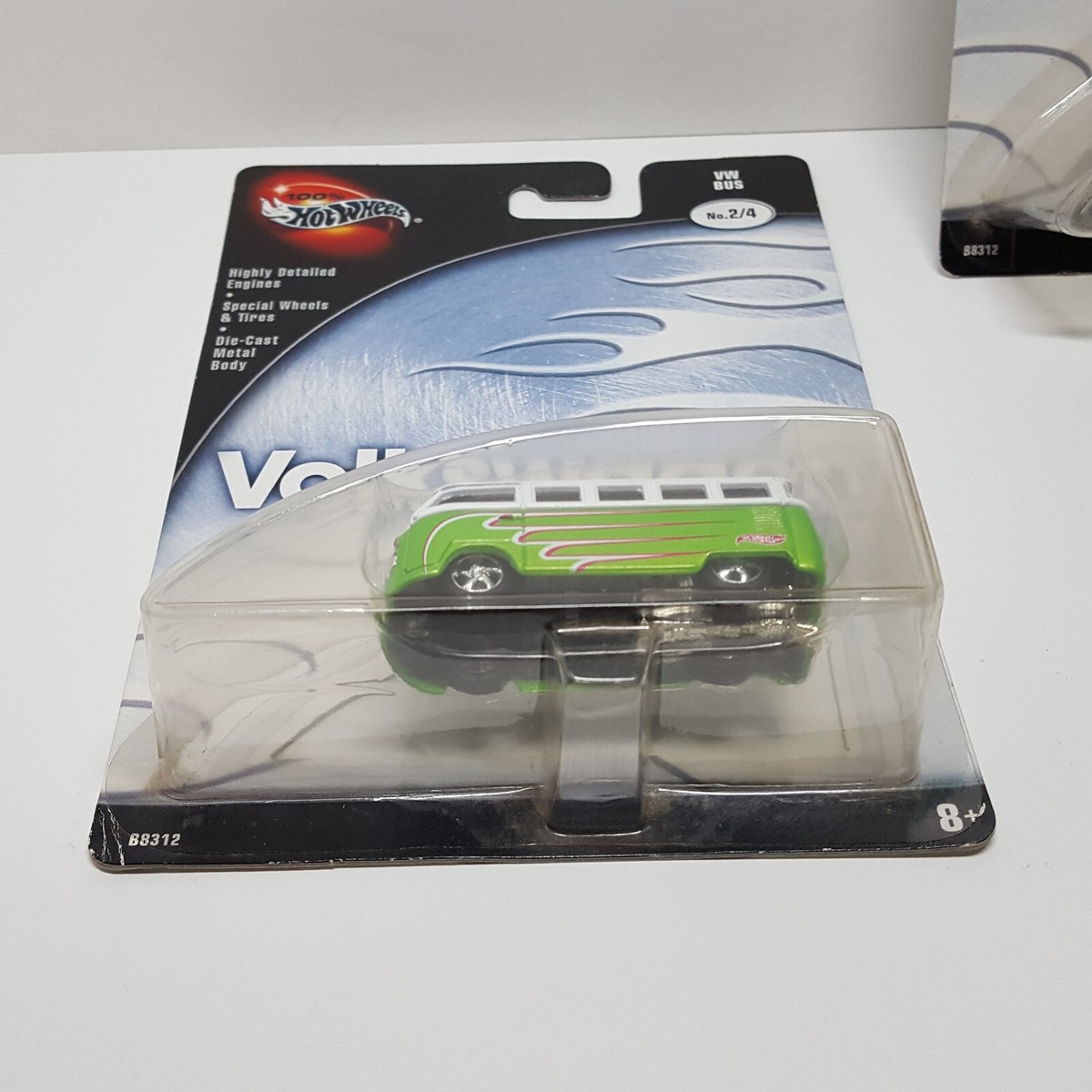 Hot Wheels Volkswagen Series Pair Green & Red VW BUS Mini