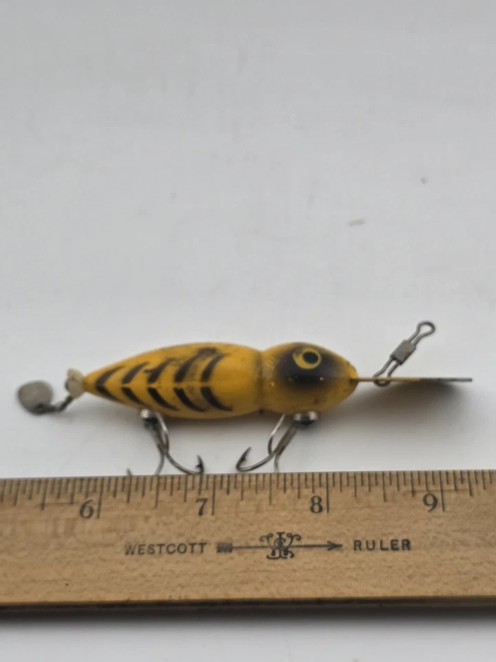 LOTE DE 8 SEÑUELOS DE MADERA VINTAGE SEÑUELOS DE PESCA Foto 2 de 4