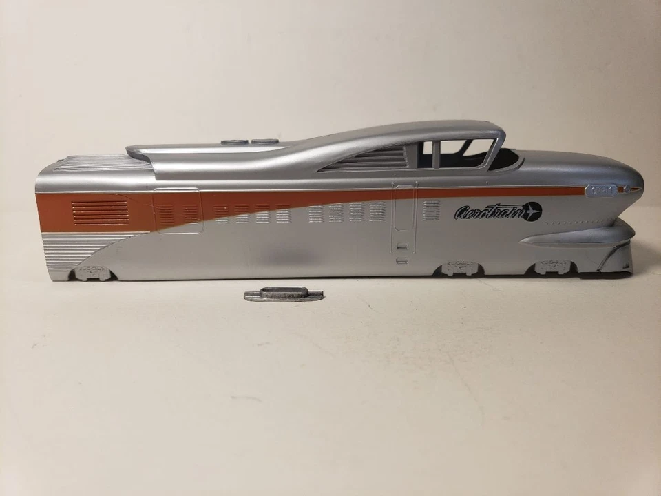 Bowser Aerotrain diesel locomotive HO EMD GM-T1 shell Varney - Image 2 of 4