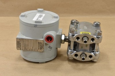Bristol Babcock Signature  DP transmitter 111-100-0000, 2000 PSI