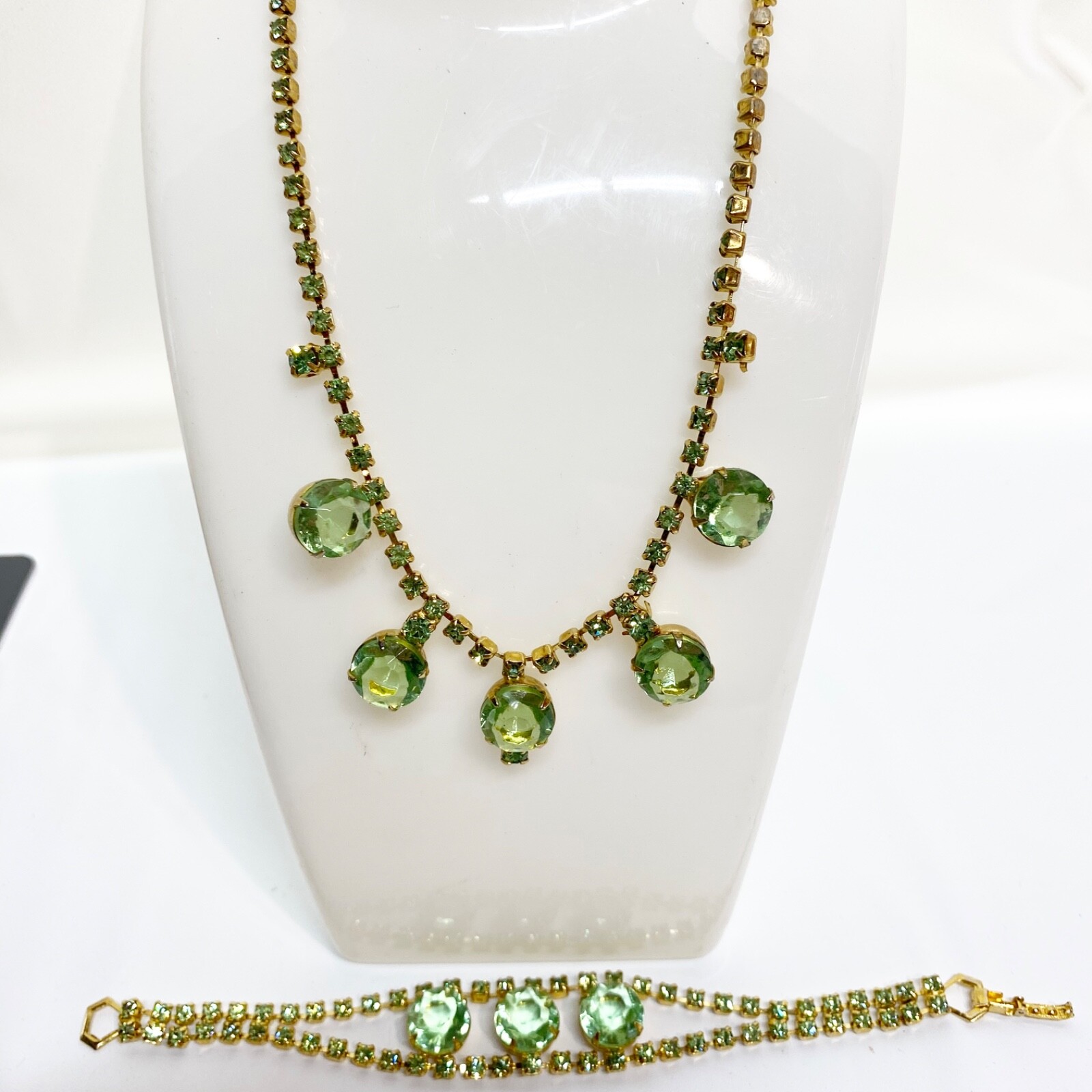 Green Glass Necklace Bracelet Set Rhinestones Vintage Gem