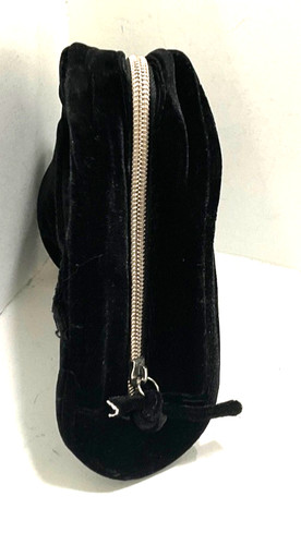 Makeup Bag Size Small Black Zip Close Outside Pocket Velvet Feel 6 X 7 Inches H7
