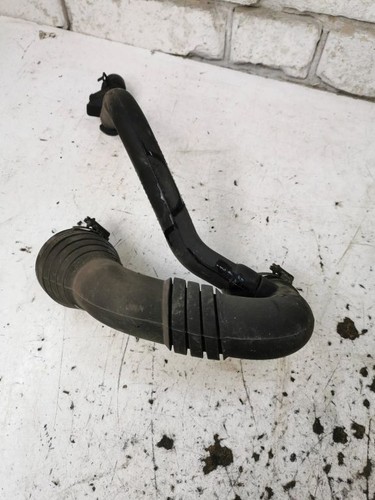 Audi A4 S4 B5 8D 1998 Diesel 81kW Ansaugrohr Ansaugschlauch Turbolader 8D0129615