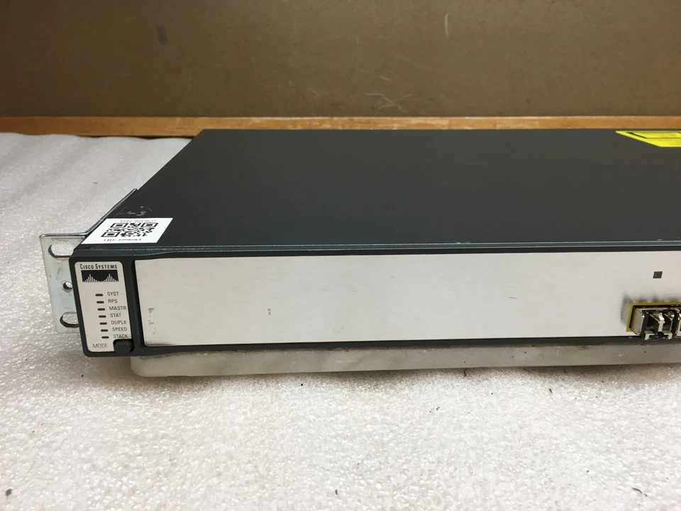 Cisco Catalyst WS-C3750G-12S-E V06 12-Port SFP Gigabit Ethernet Network Switch - Image 2 of 4