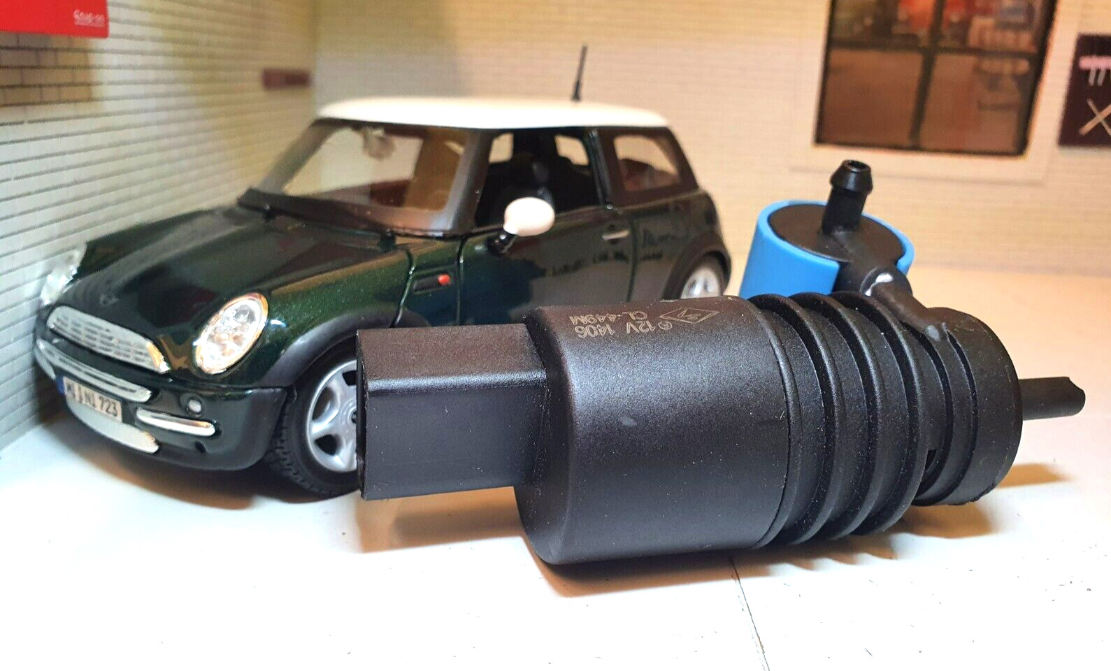 MINI Windscreen Washer Pump R50 R53 2001 TO 2006  67128377429