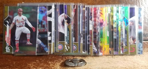 2020 Topps Series 2 Gold Foil, Rainbow Fold and Gold Parallel. You Pick. - Picture 3 of 3