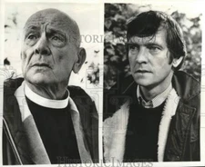 1973 Press Photo Tom Courtenay & Dean Jagger In "I Heard The Owl Call My Name"