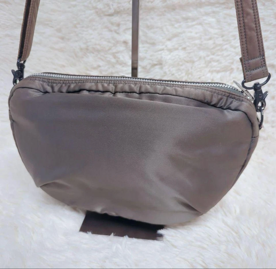 Bolso de Hombro PORTER Tanker Ovalado Gris Plateado Yoshida Japón Kaban Raro Usado Foto 3 de 4
