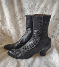Antique Ladies Black Leather Victorian 15 Button Up Boots With A Heel