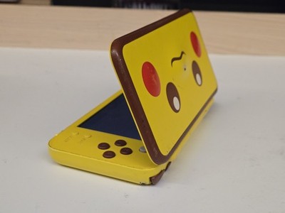 Nintendo 2DS XL Pikachu Pokemon Edition  Console Broken Screen C-grade