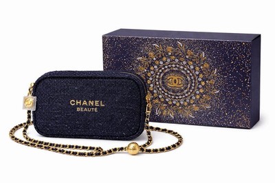 CHANEL Beauty Holiday Pouch Navy Tweed + added Gold Chain Camellia