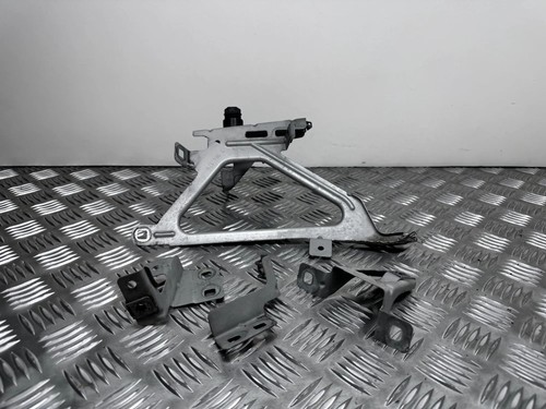 BMW 7 F01, F02 Kotflügelhalter vorne links 7184179 3.00 Diesel 190kw 26371122