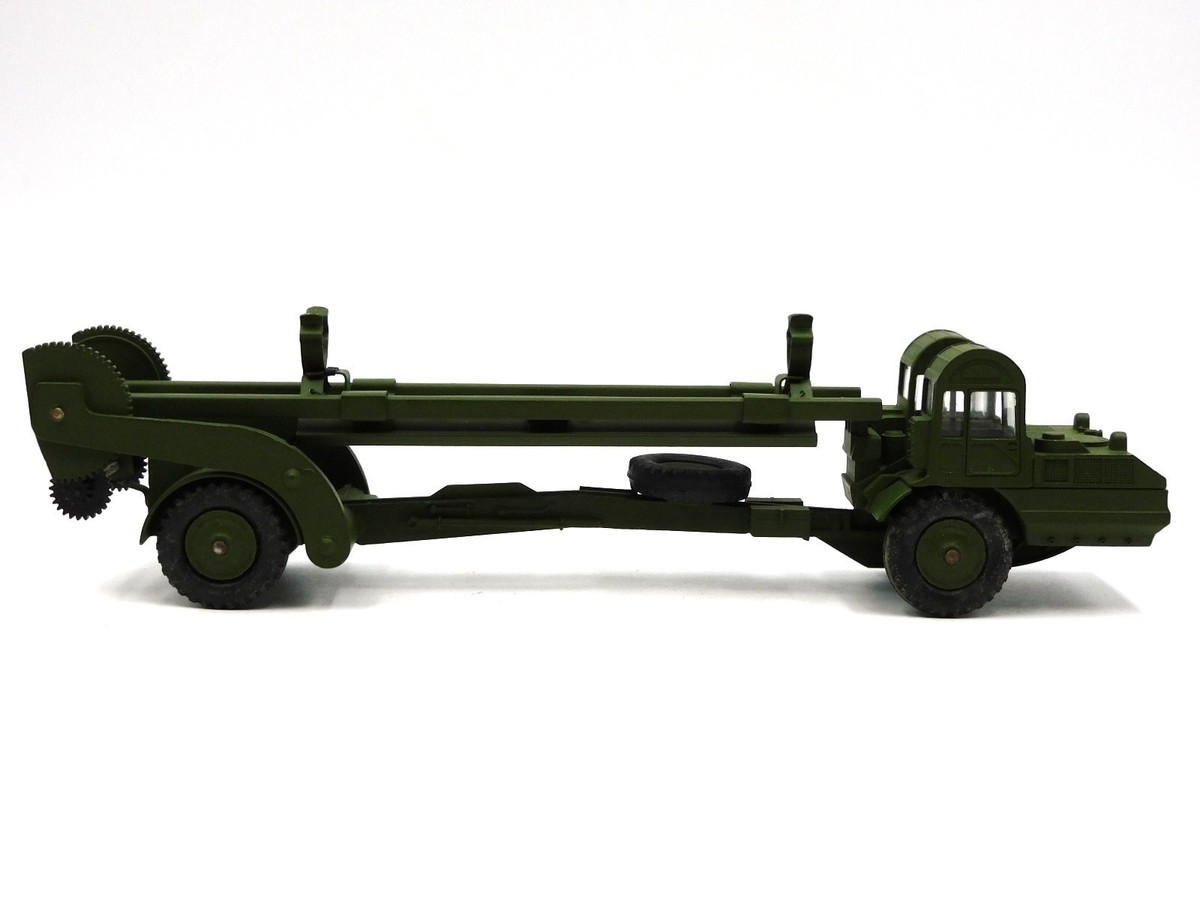 Dinky Supertoys Réf. 666 - Missile Erecting Vehicle With Corporal Missile And Launching Platform