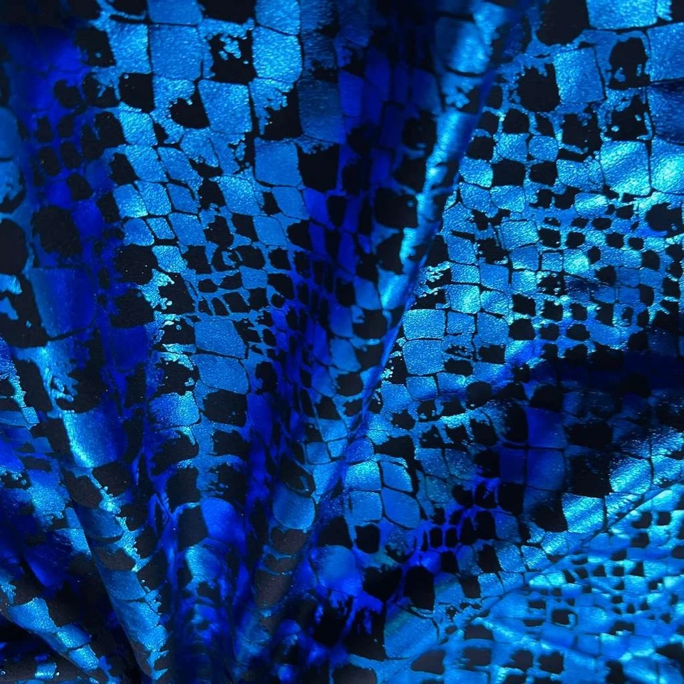 Traje de baño con estampado animal azul neón tela serpiente 60" de ancho spandex por yarda Foto 2 de 4