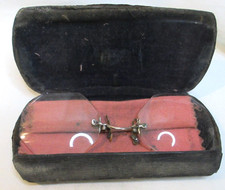 ANTIQUE PAIR OF RIMLESS OCTAGON GLASSES ADJUSTABLE NOSE PINCE-NEZ IN ORIG. CASE