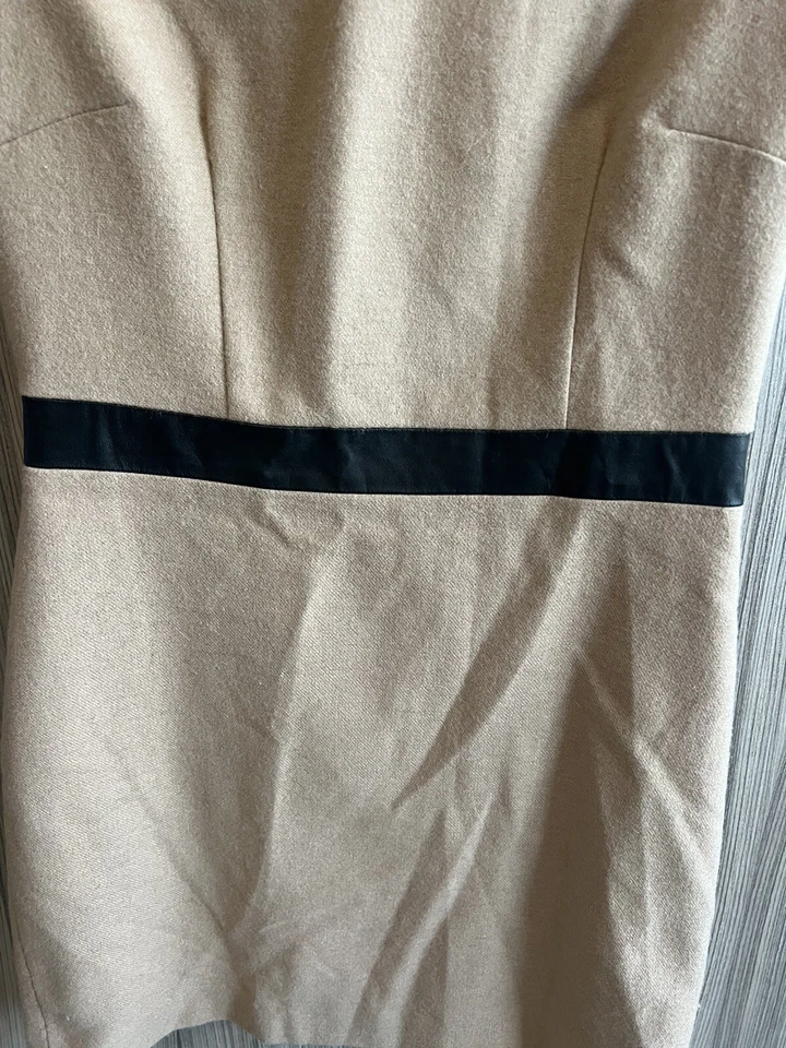 Club Monaco Wool Blend Lined Dress with Leather Trim Size 4 - Image 2 of 4