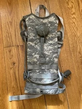 Hydramax Molle II Hydration Pack with Bladder  US Issue ACU Camo Used