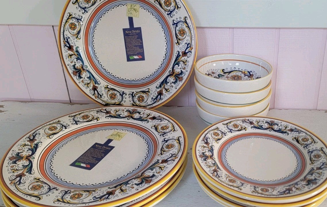 Service For 4 Plates Bowls Saucers