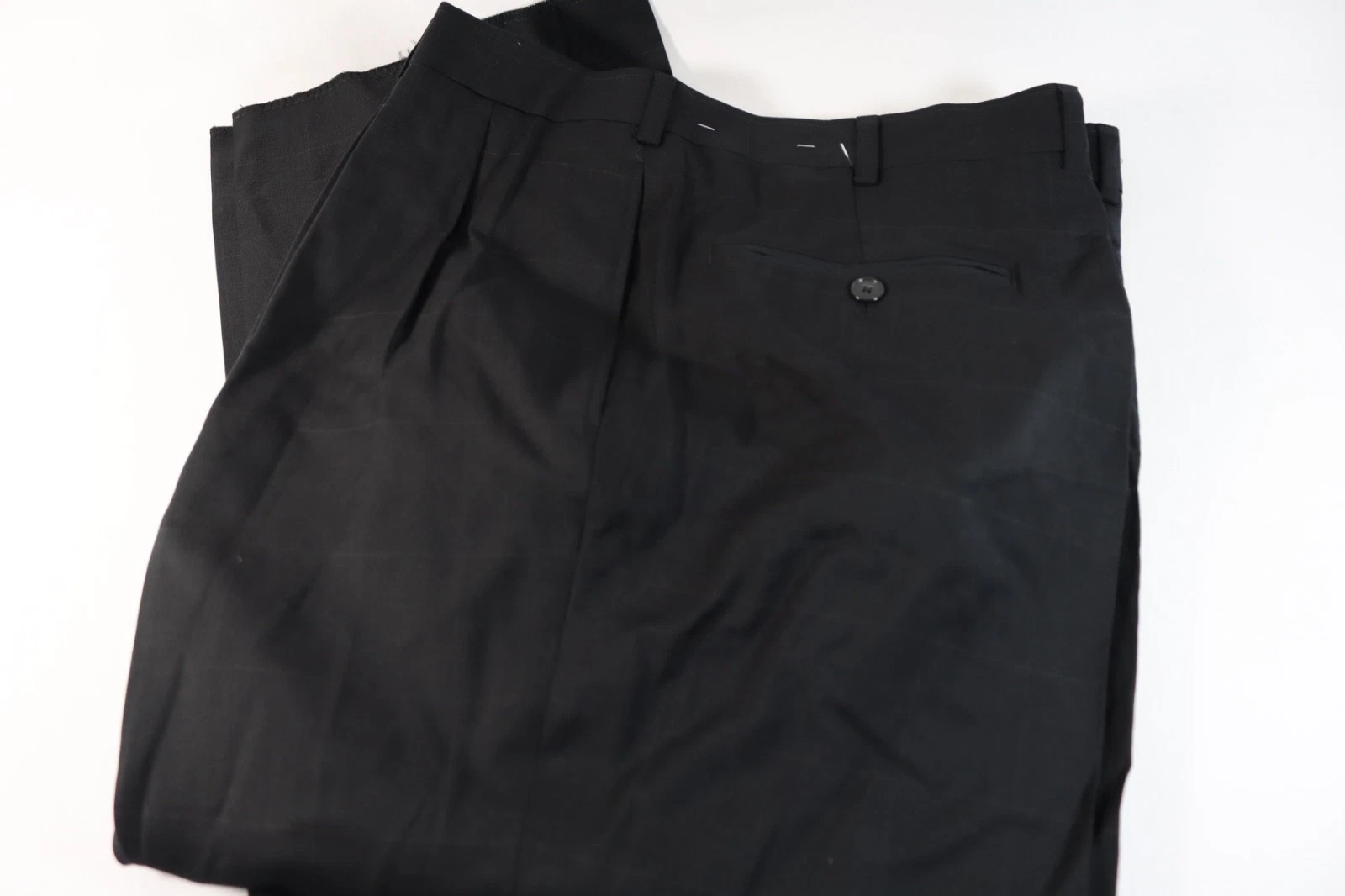 JOS A BANK Dress Pants Mens Size 40 Reg Black Slacks Windowpane Pleated Unhemmed