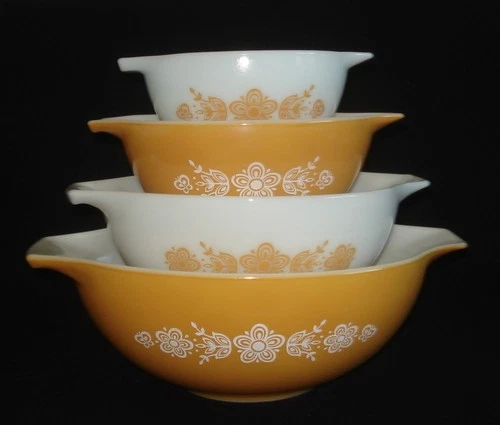 PYREX - 4 pc. Gold & White BUTTERFLY GOLD Cinderella Mixing, Nesting Bowl Set