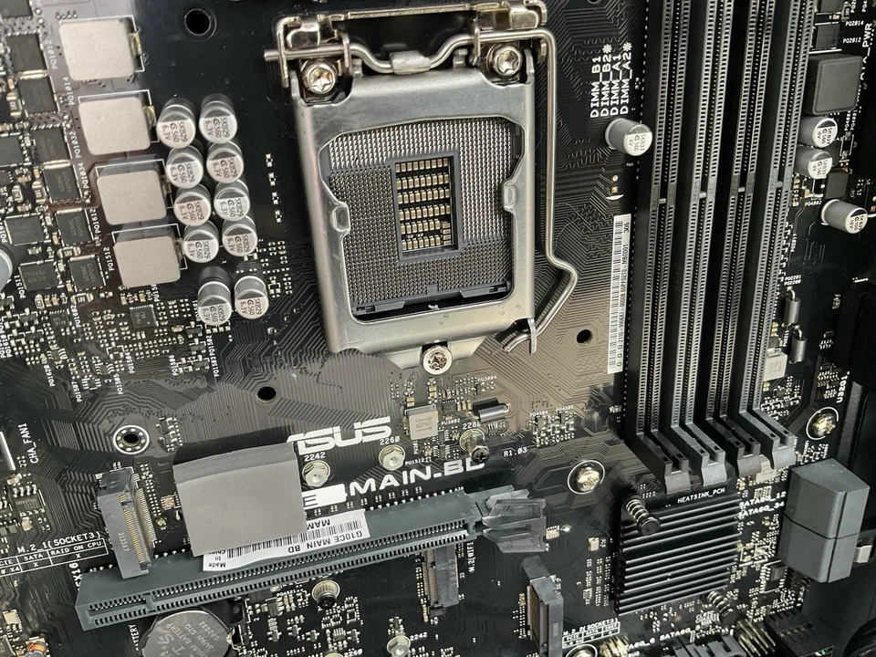 ASUS ROG Strix G10CE Gaming Desktop – FOR PARTS / NOT WORKING - Image 4 of 4